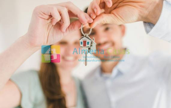 Want to sell your house in Almería worry-free? Trust ALMERÍA CASAS